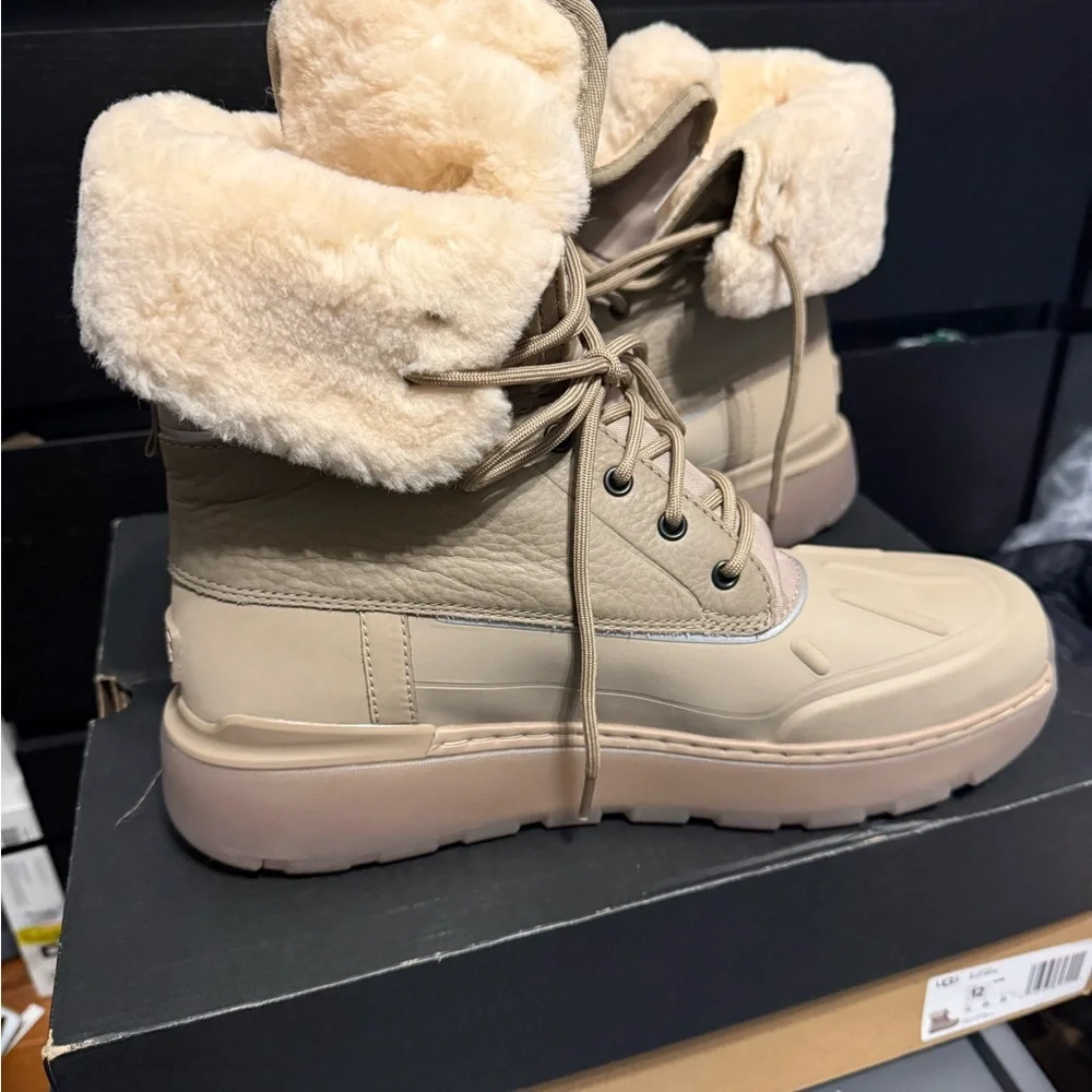 UGG Men’s UGG City Butte - Picture 3 of 3